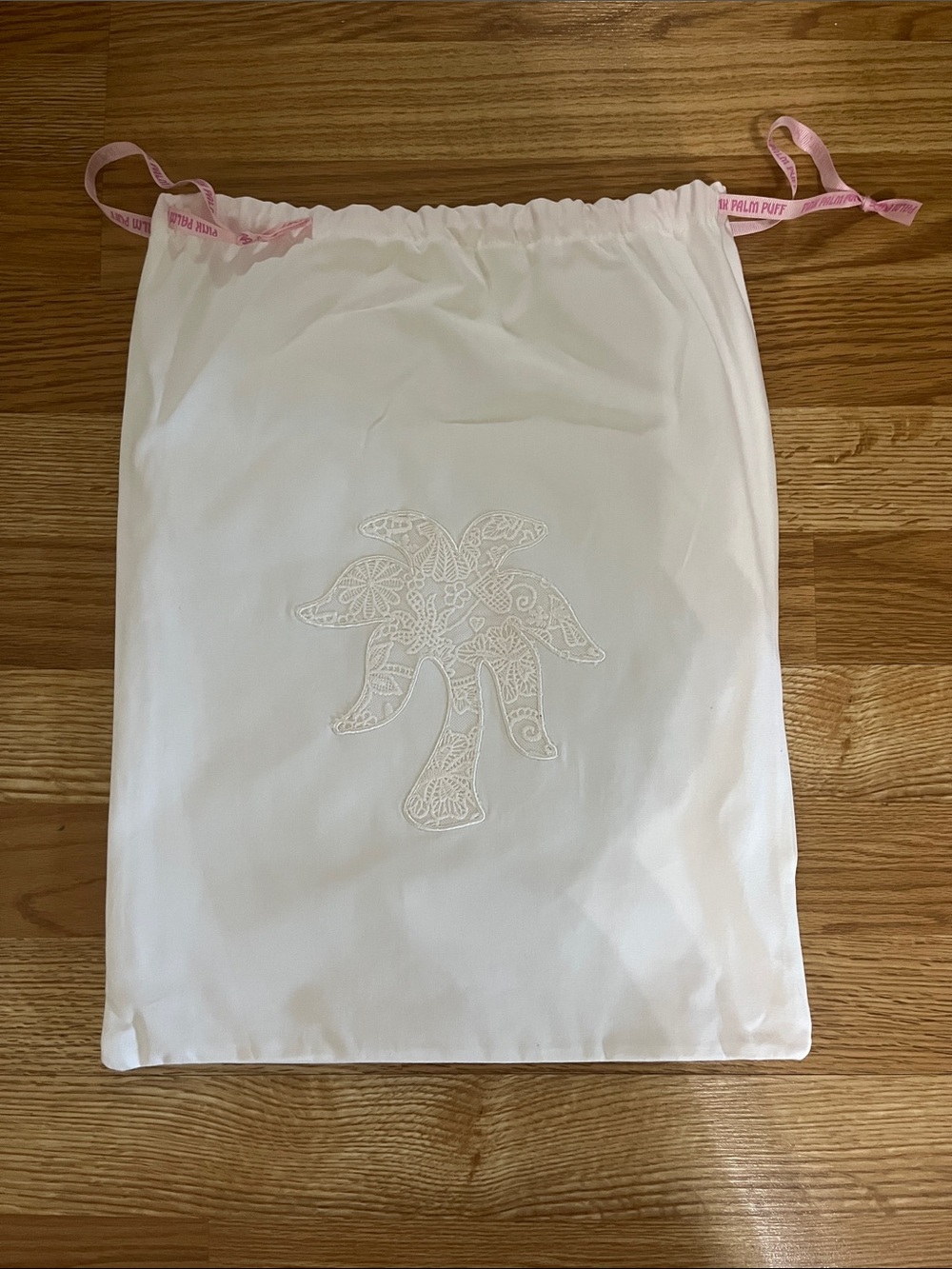 Pink palm puff tote bag